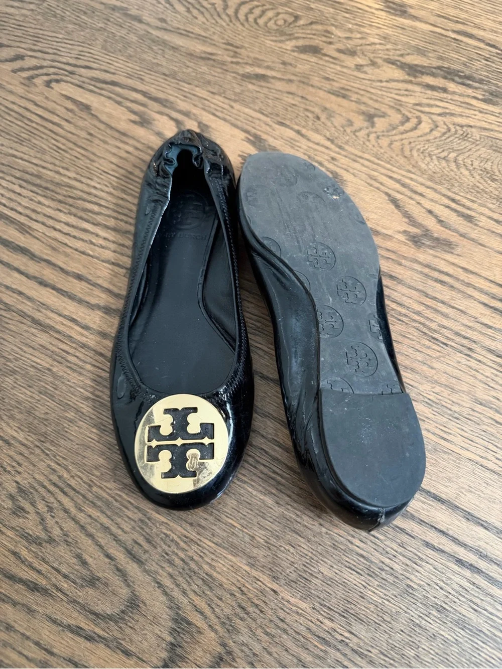 Tory Burch Black Patent Leather Reva Ballet Flats with Gold Logo size 6